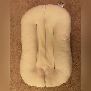 Snuggle me organic infant lounger